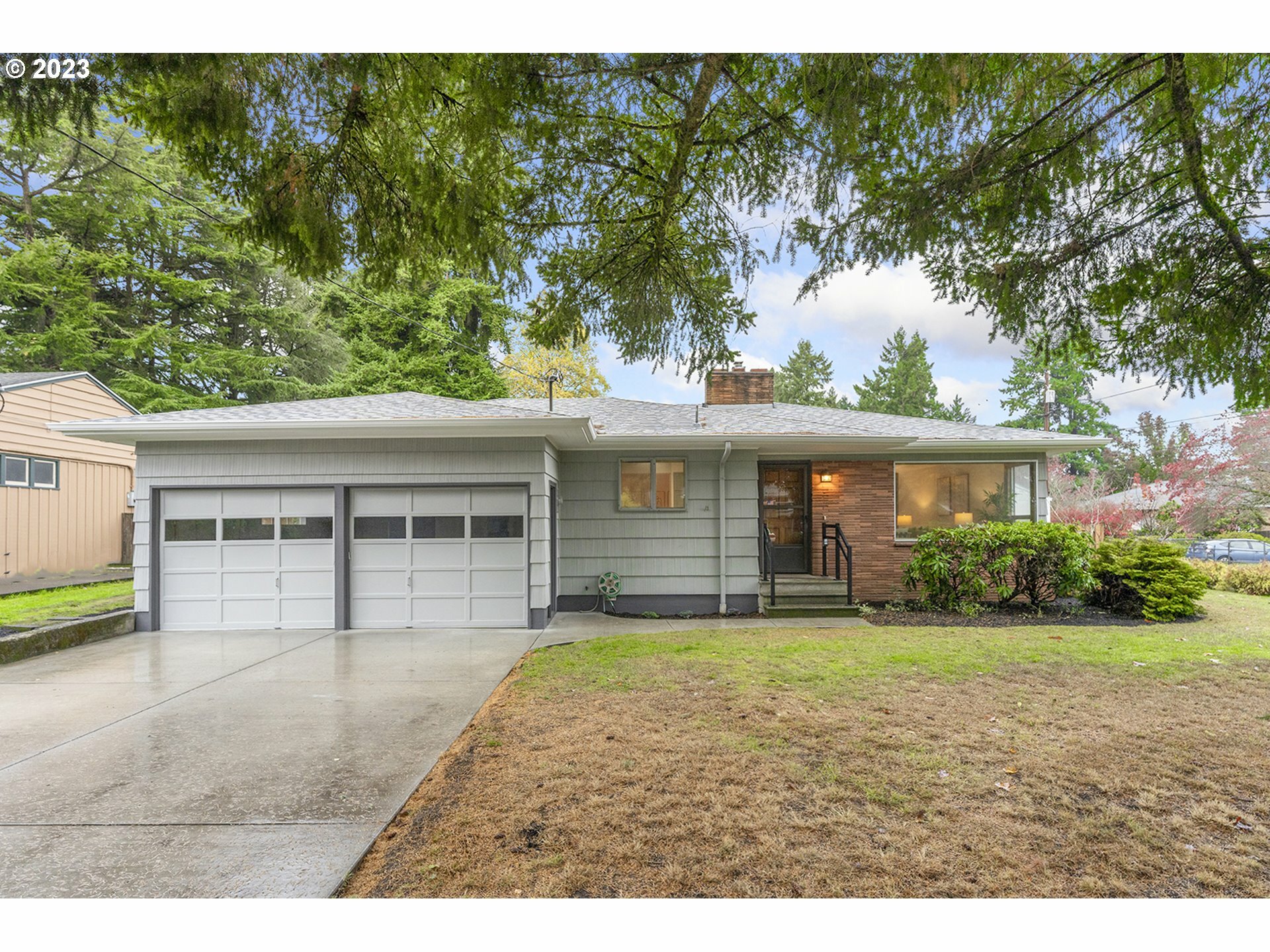 Property Photo: 2137 NE 134th Pl OR 97230