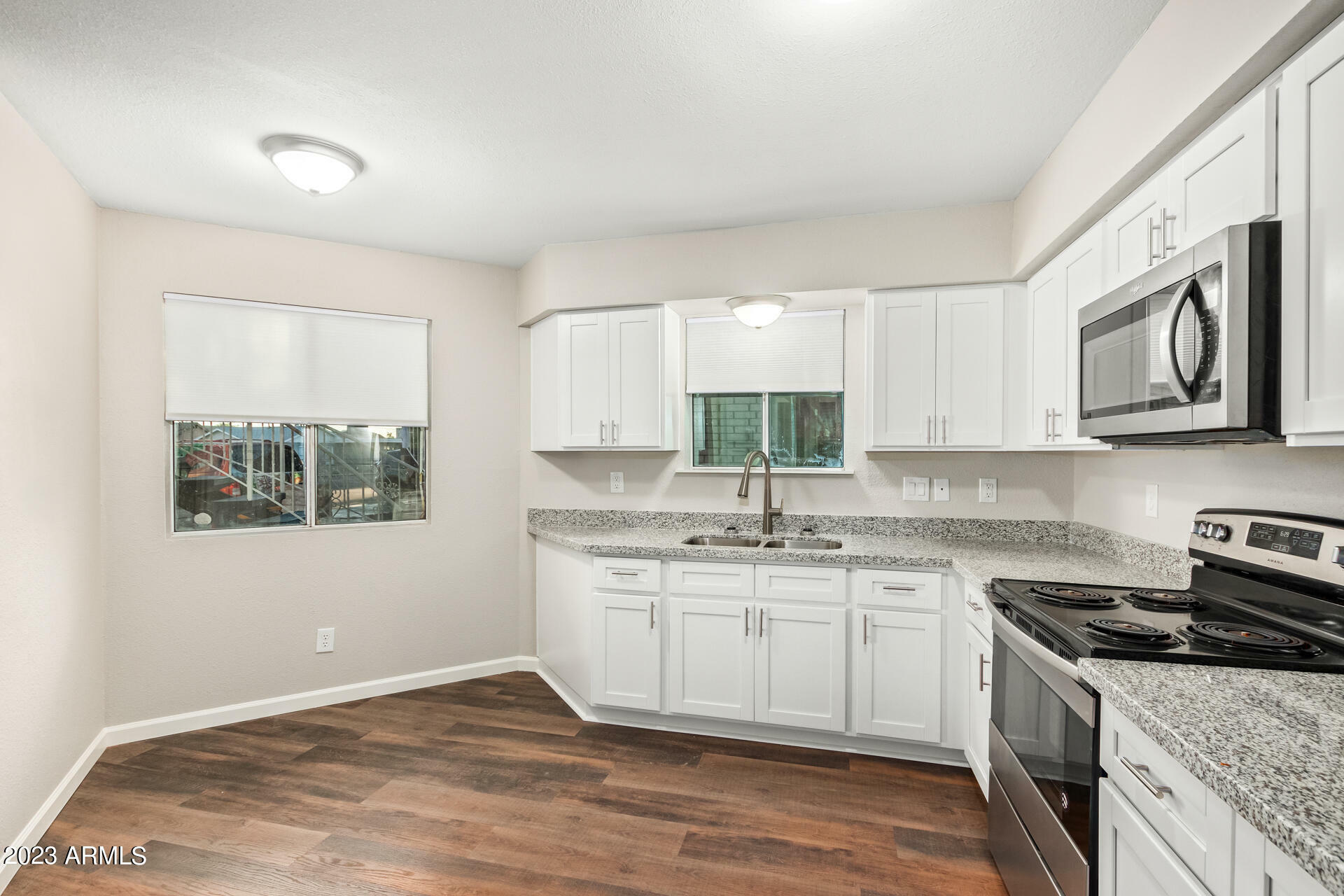 Property Photo:  1146 E 2nd Street  AZ 85203 