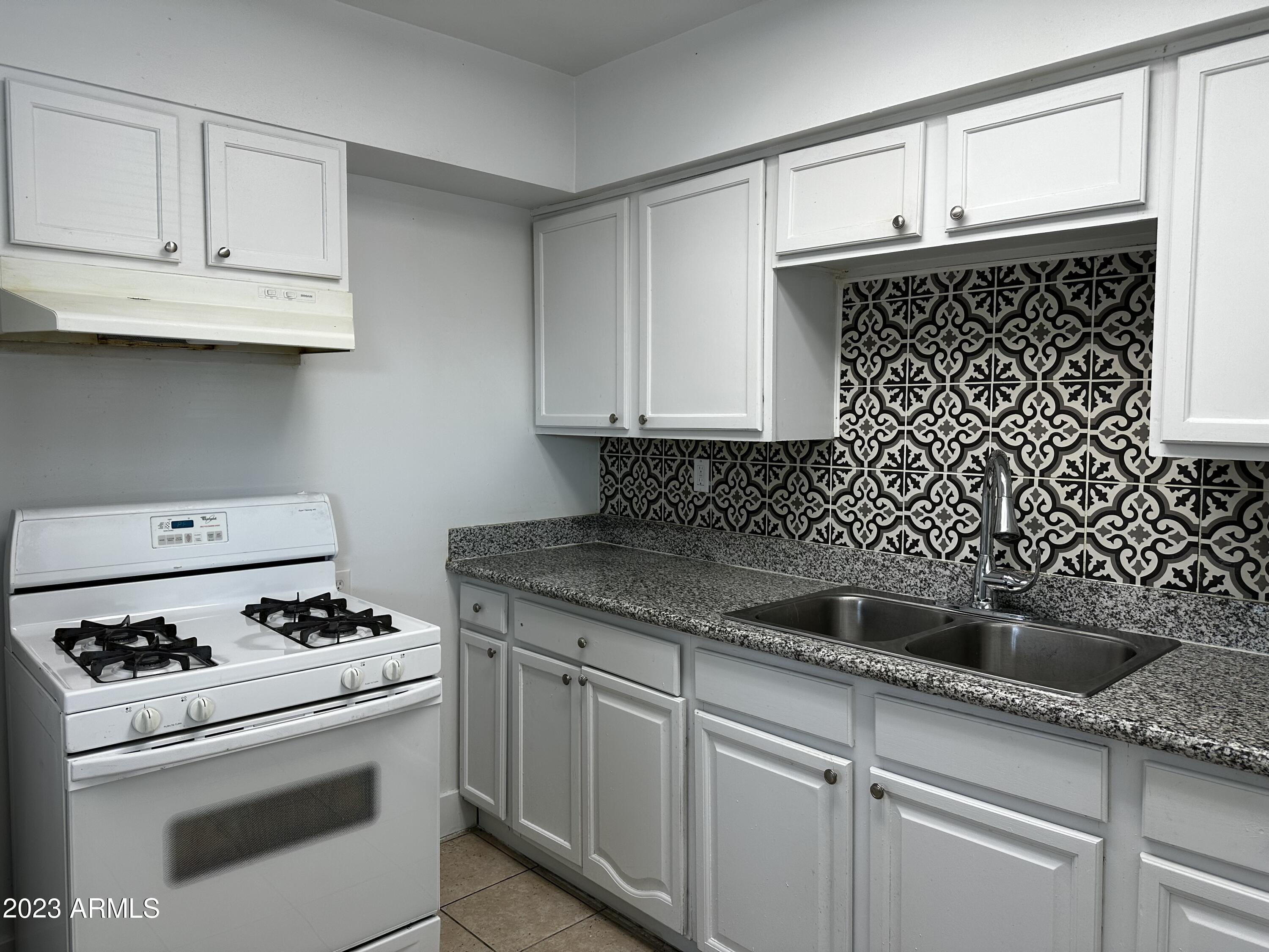 Photo de la propriété: 13913 N Palm Street 11 AZ 85335
