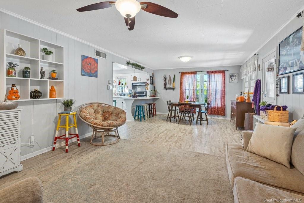 Property Photo:  129 W Hale Street  LA 70601 