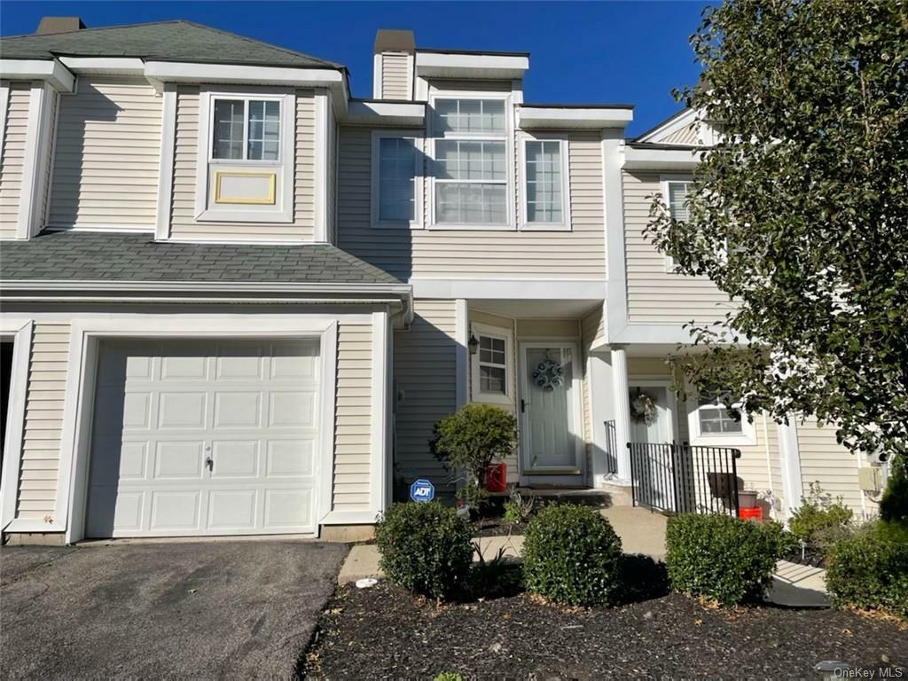 Property Photo:  130 Delafield Lane 17D  NY 12550 