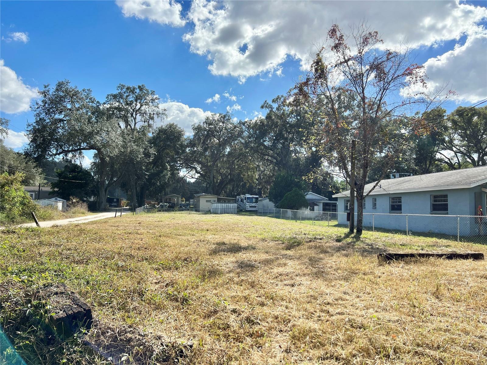 Property Photo:  39256 Lizabeth Cir  FL 33542 