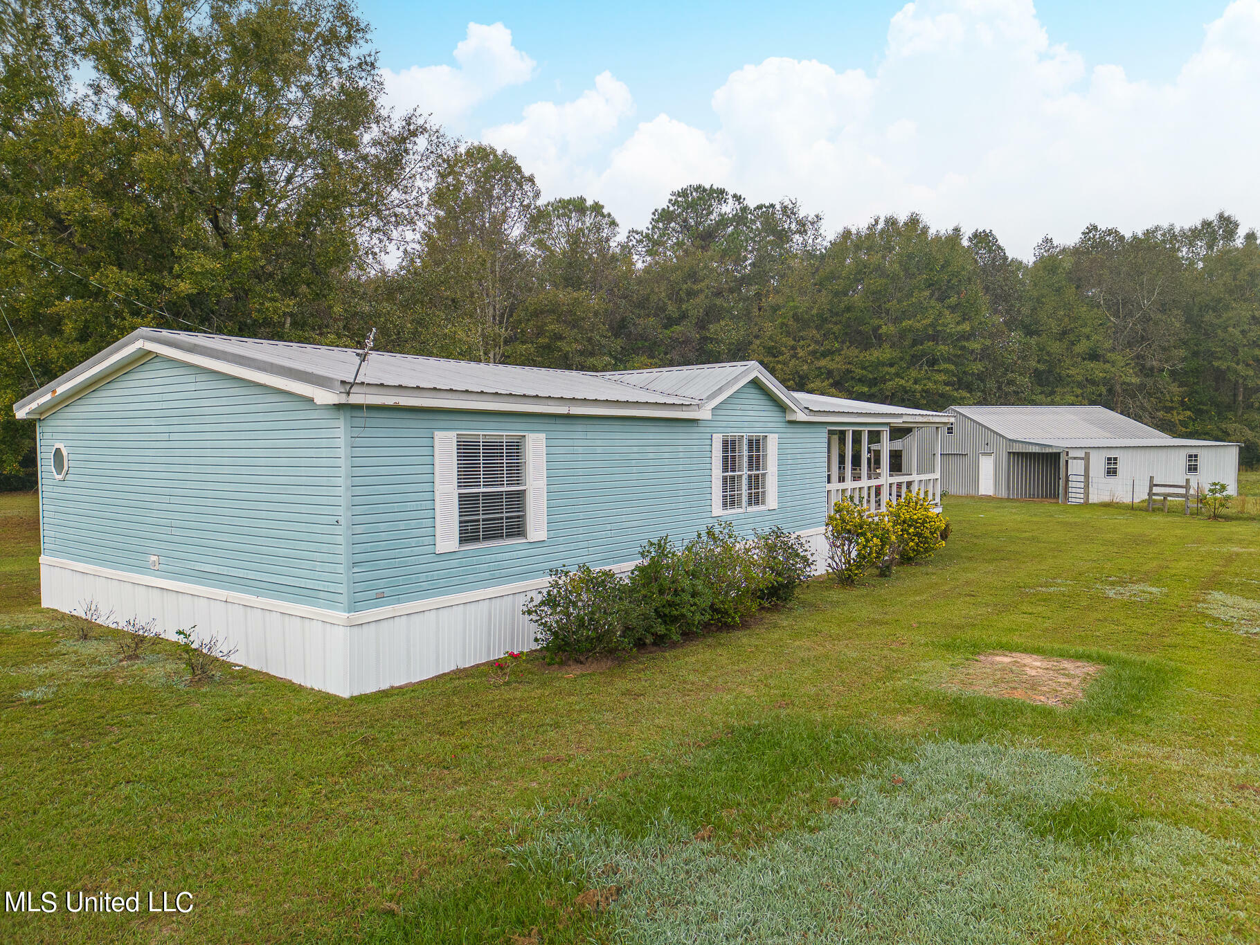 Property Photo:  30 Three Oaks Road  MS 39573 