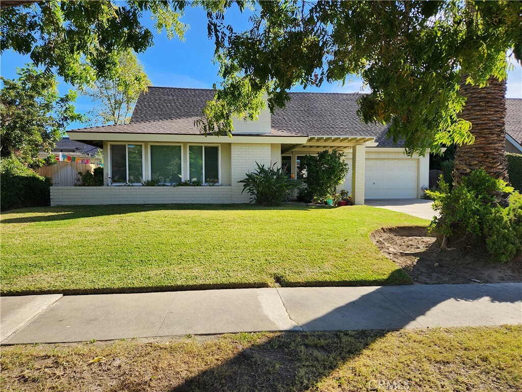Property Photo:  118 S Olympia Court  CA 92806 