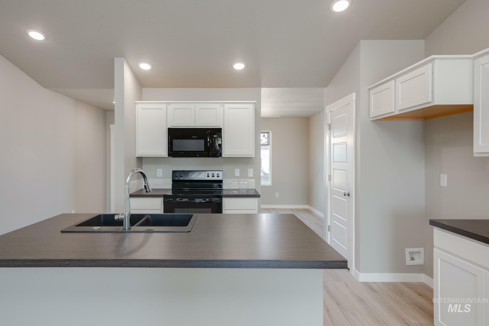 Property Photo: 5111 Malachite St ID 83605