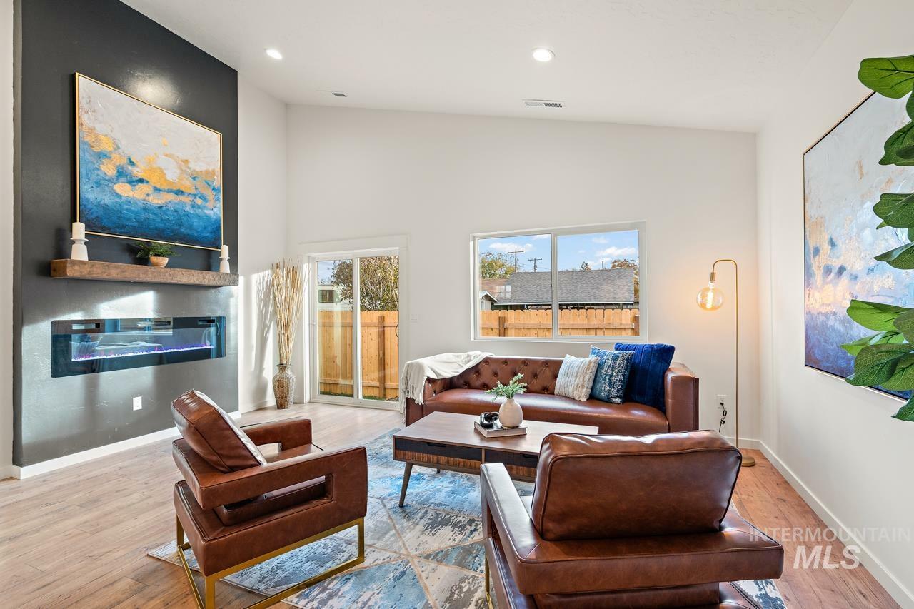Property Photo: 507 E Washington Ave ID 83646