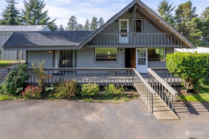 Property Photo:  204 W Newell Avenue  WA 98595 