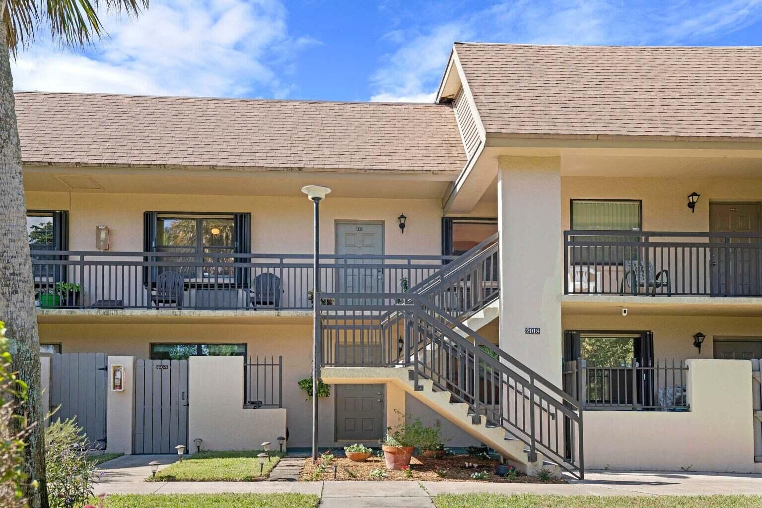 Property Photo: 2018 SW 29th Court 6-C-1 FL 33445