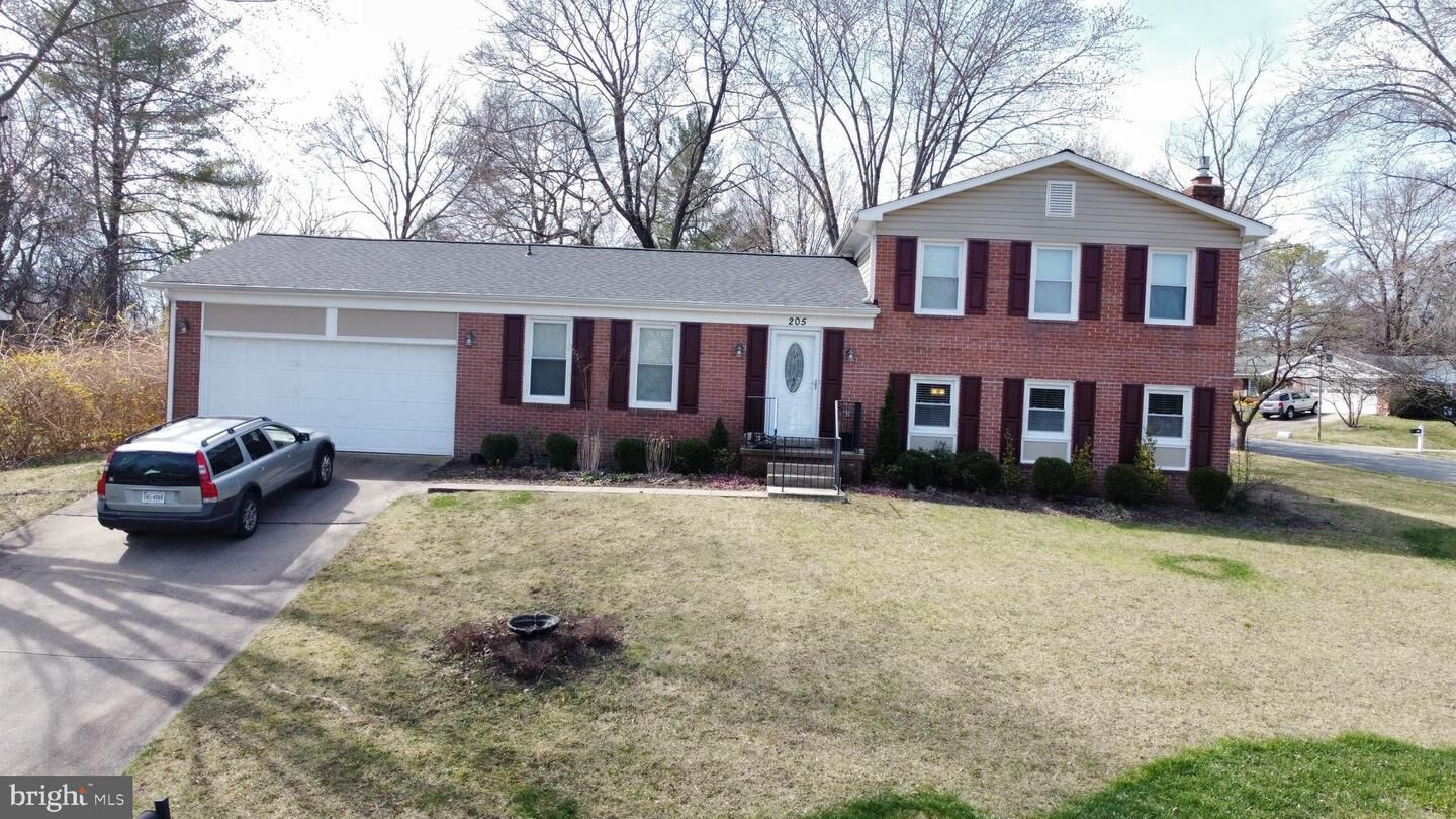 Property Photo: 205 Country Club Drive SW VA 20175