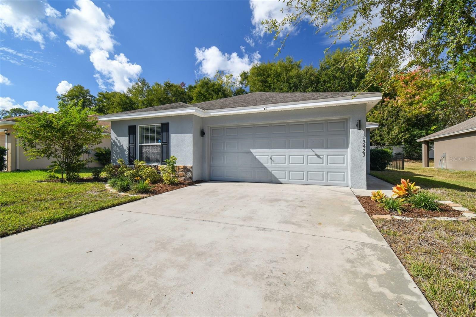 Property Photo:  13423 Meadow Golf Avenue  FL 34669 