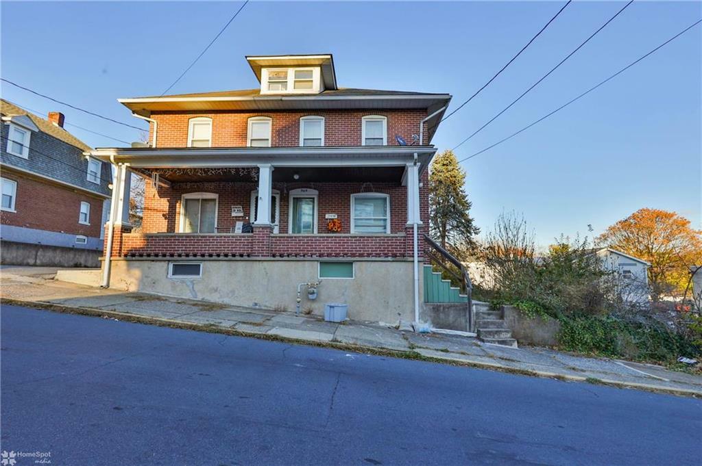 Property Photo:  909 Ridge Street  PA 18042 