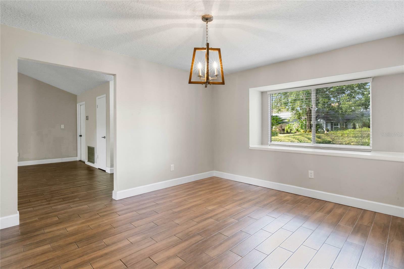 Property Photo: 385 N Crossbeam Drive FL 32707