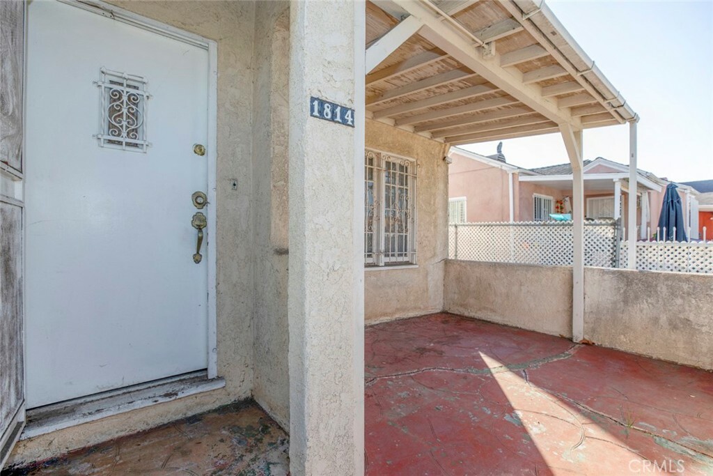 Property Photo:  1814 W 68th Street  CA 90047 