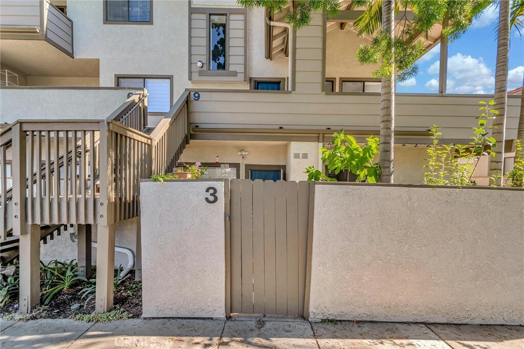 Property Photo: 68 Maegan Place 3 CA 91362