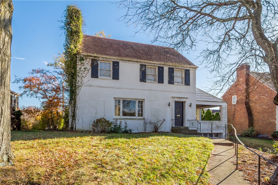 Property Photo:  211 Vernon Drive  PA 15228 