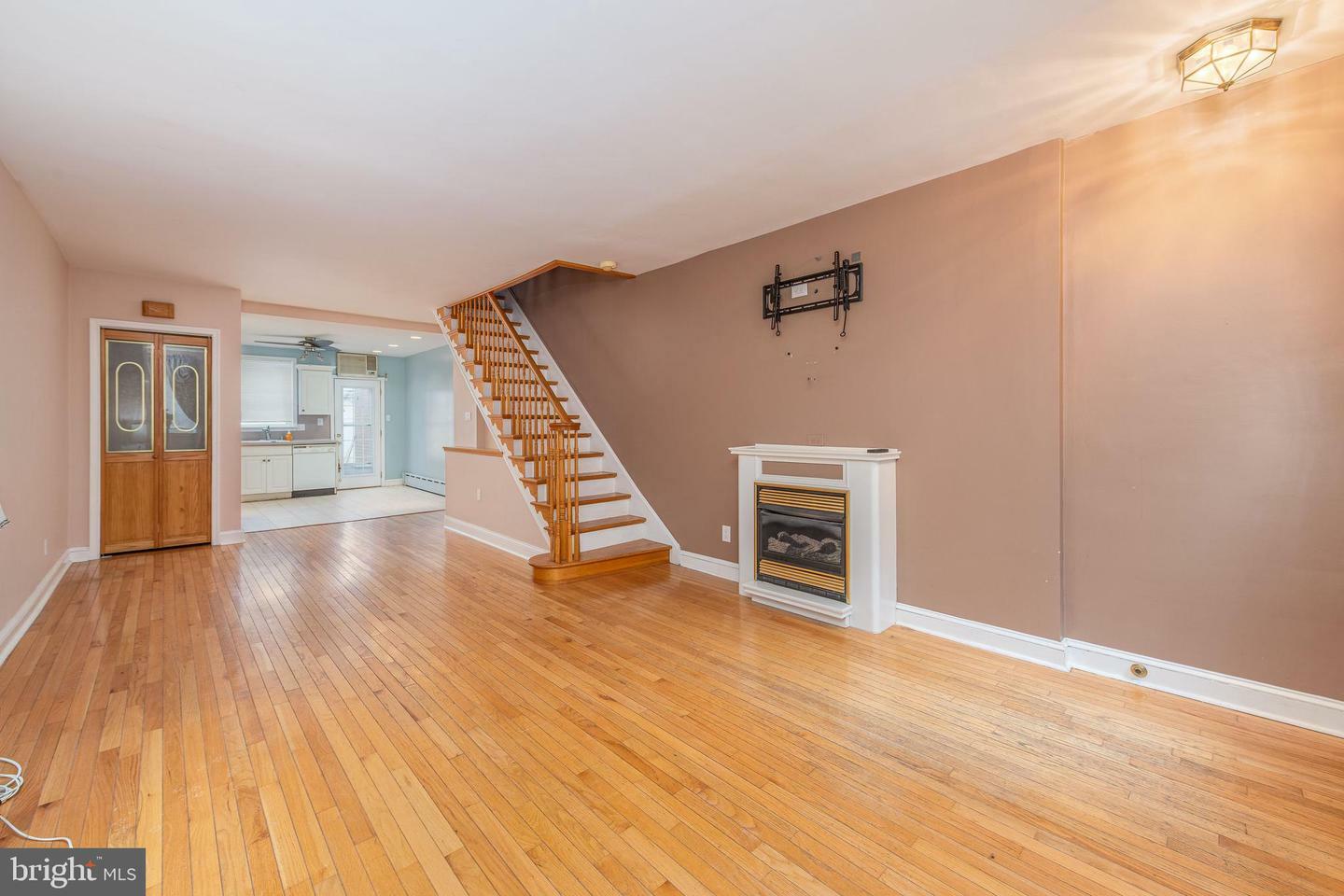 Property Photo:  1311 Mifflin Street  PA 19148 