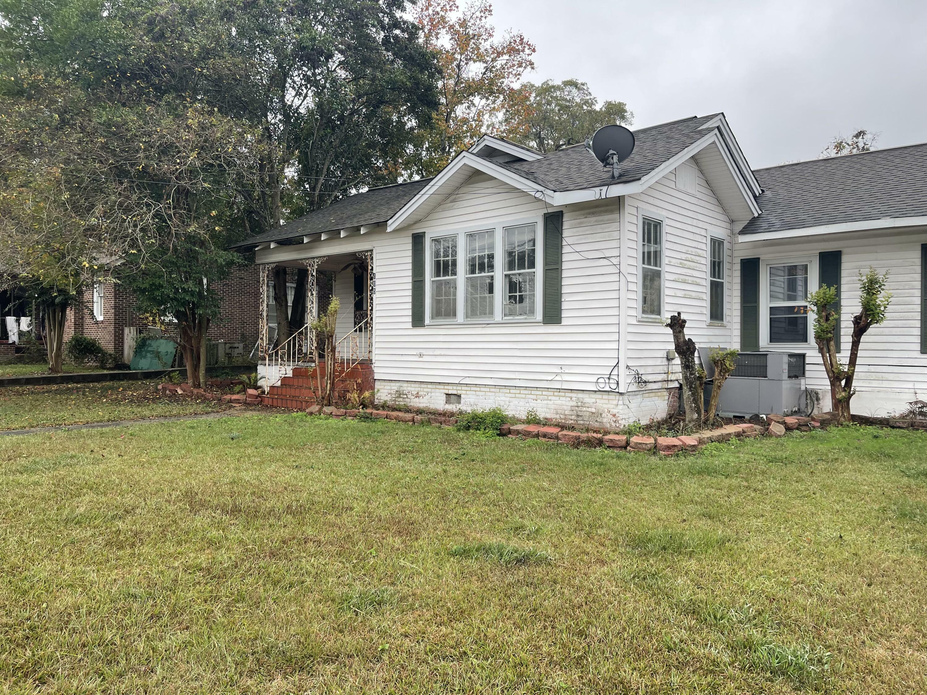 Property Photo:  105 S 11th Ave.  MS 39401 