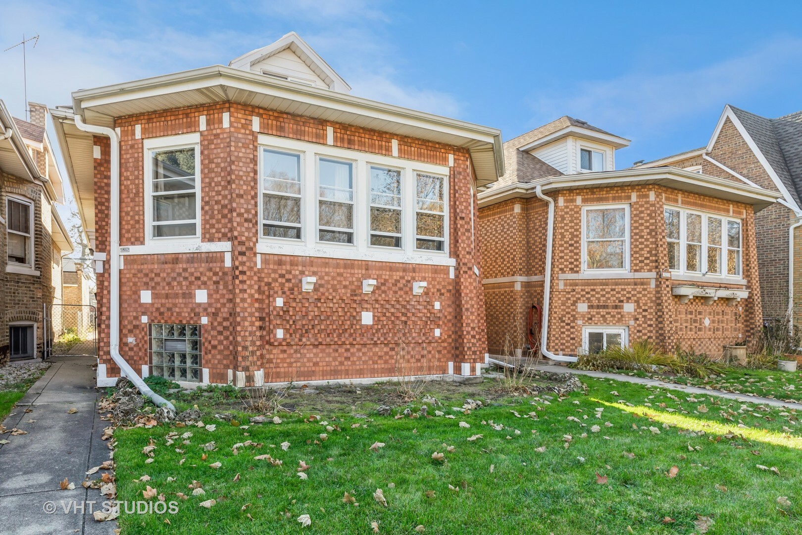 Property Photo: 5209 W Argyle Street IL 60630