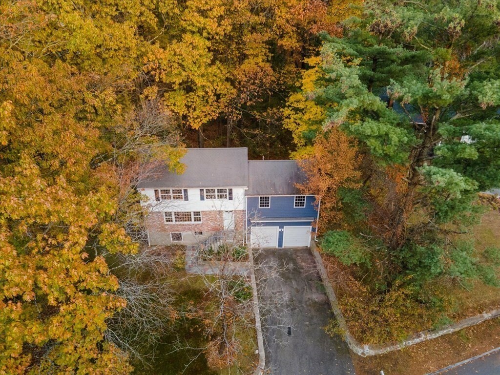 Property Photo:  6 Crestwood Drive  MA 01701 