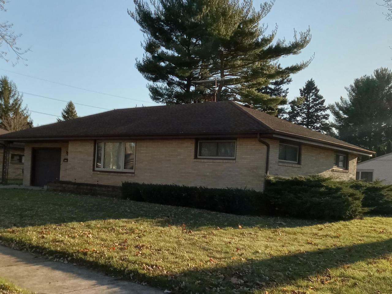 Property Photo:  1904 South Hawthorne Park Drive  WI 53545 