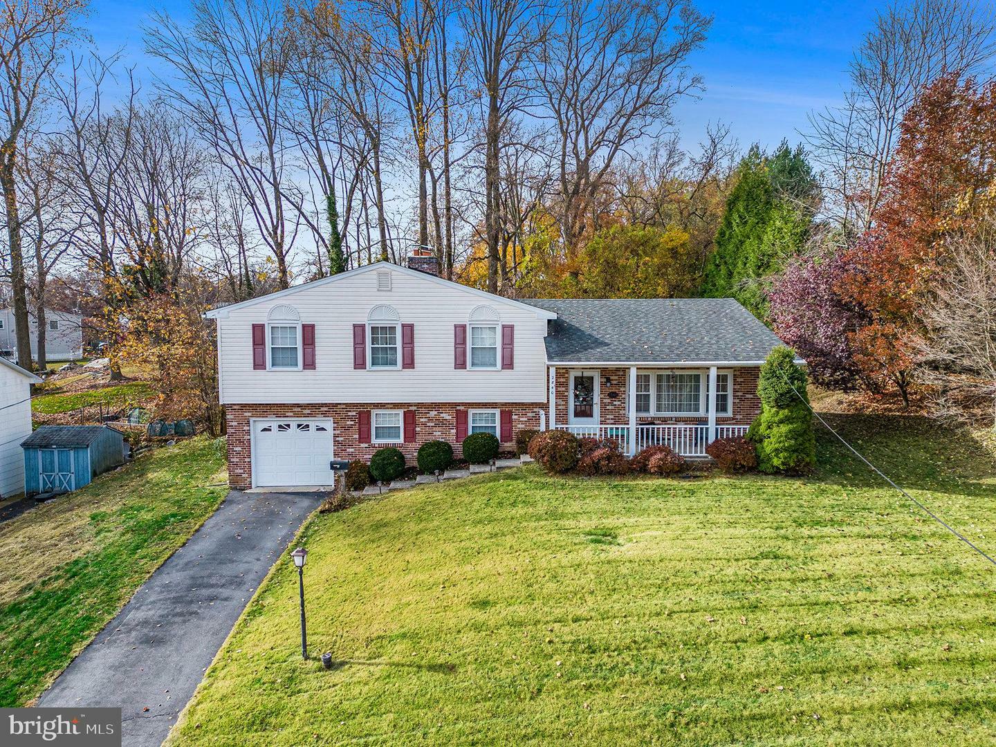 Property Photo:  2840 Overlook Drive  PA 19014 