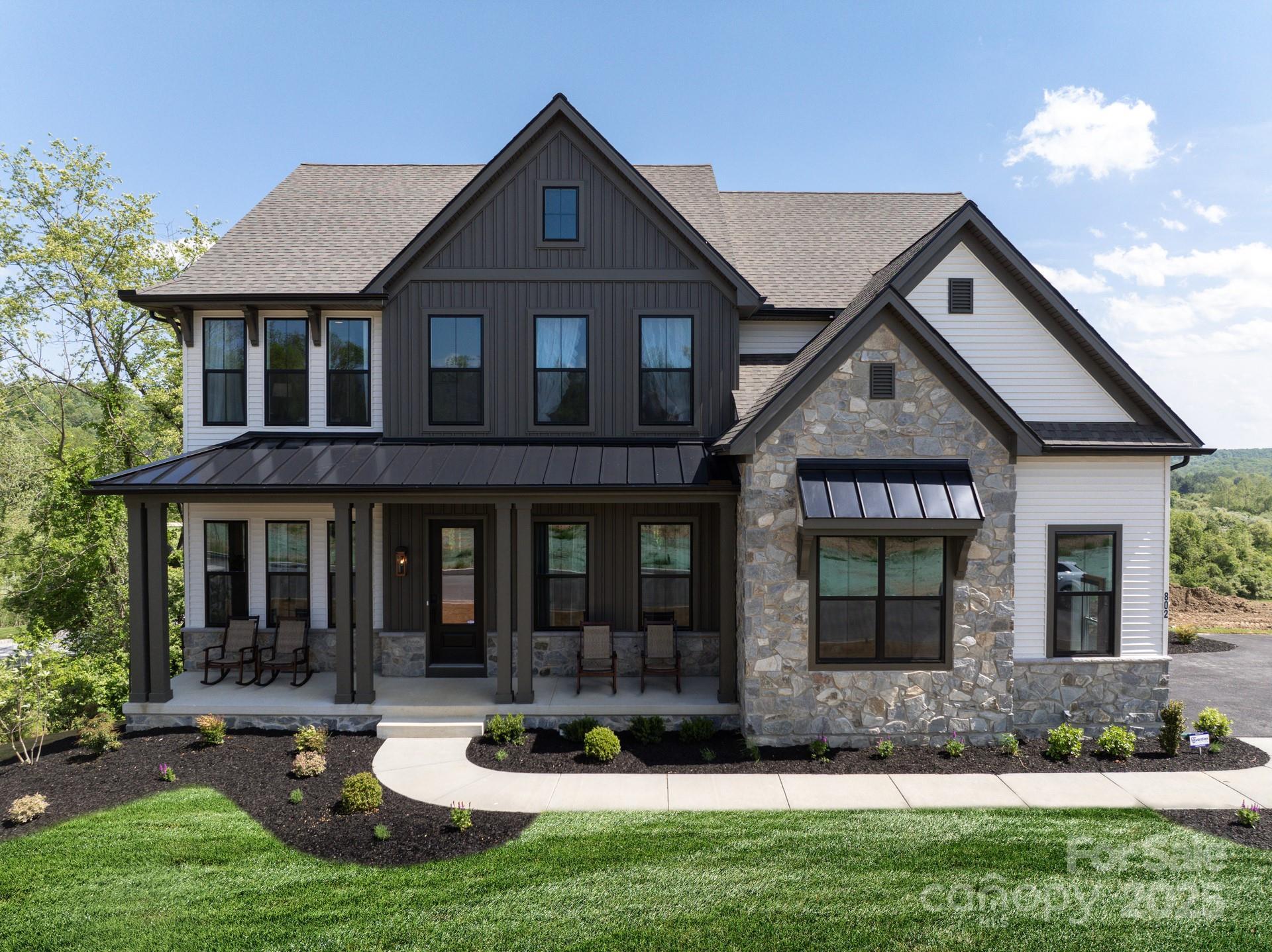 Property Photo: 841 Lake Forest Drive Hawthorne NC 28012