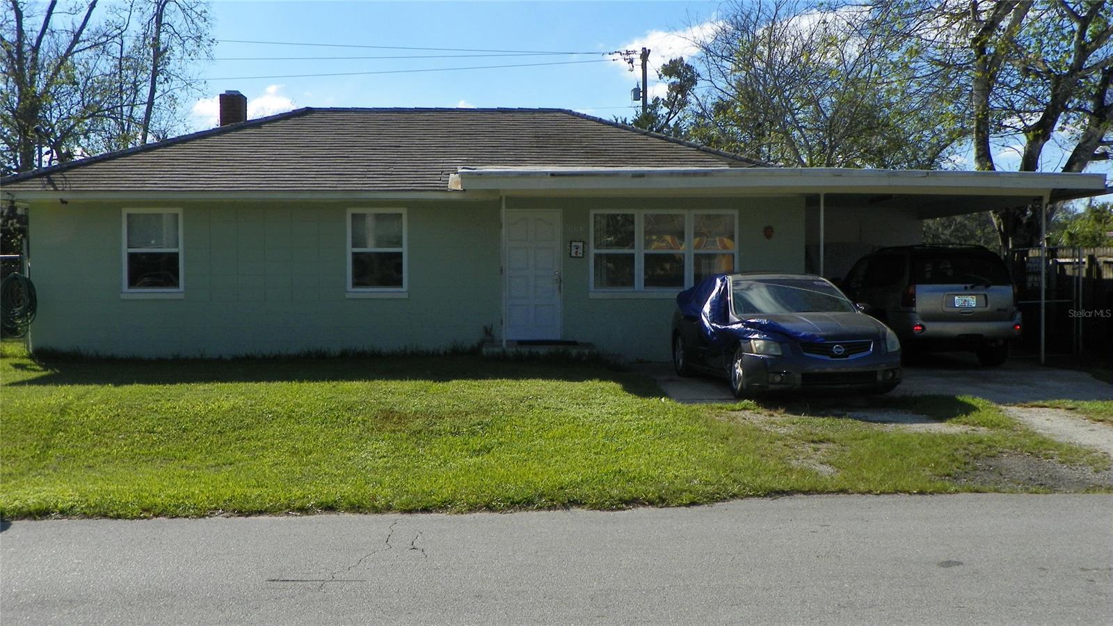 Property Photo: 808 Catherine Avenue FL 32117