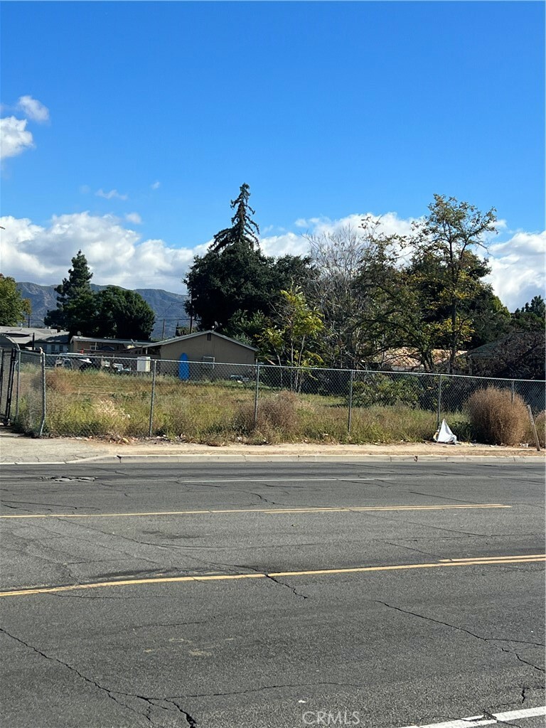 Property Photo:  947 Calimesa Boulevard  CA 92320 