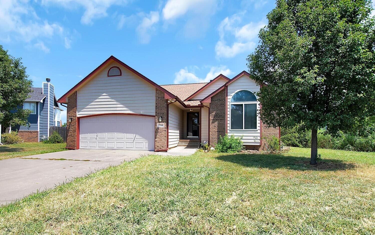 Property Photo:  710 S Lindberg Cir  KS 67207-3955 