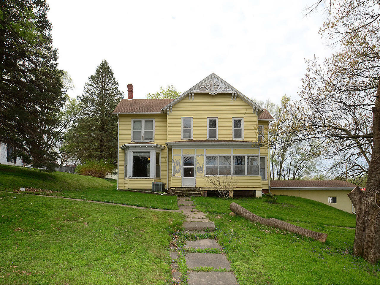 Property Photo:  104 E 3rd  Street  IA 51551 