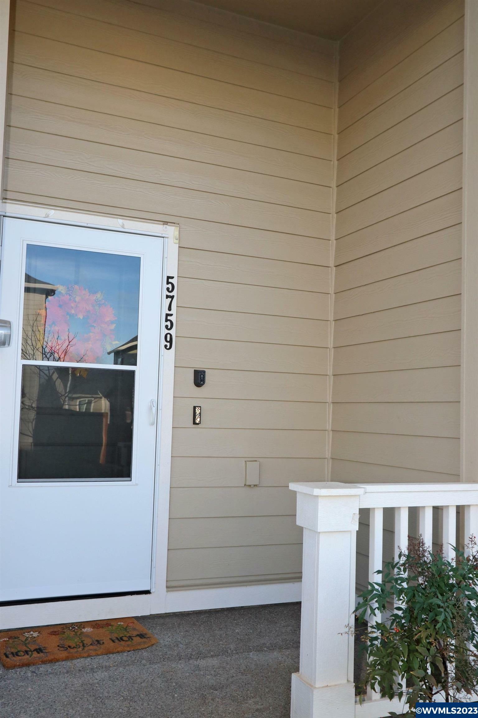 Property Photo: 5759 Karen Lynn Lp S OR 97306