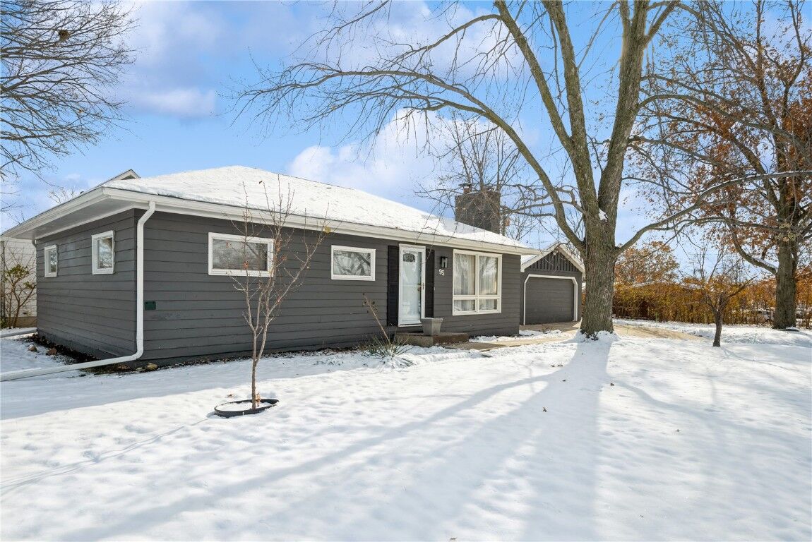 Property Photo:  95 N 7th Avenue  IA 52233 