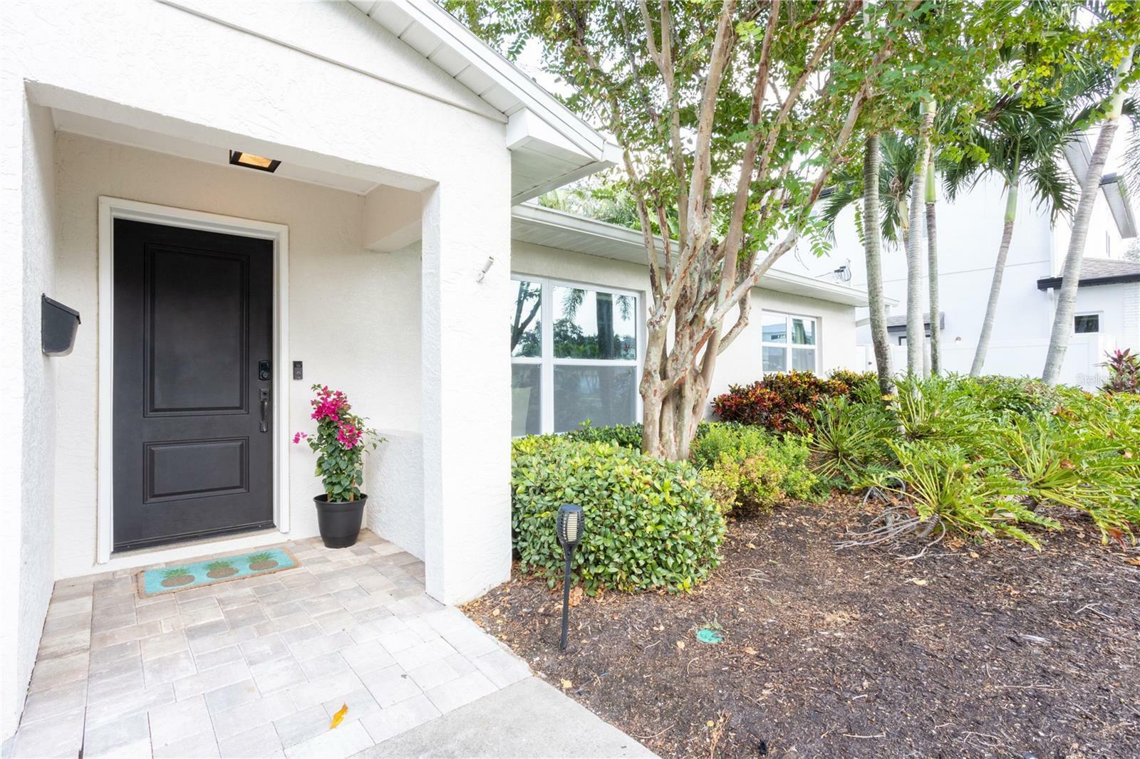 Property Photo: 731 NE Alda Way NE FL 33704