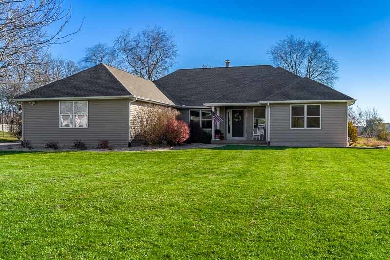 Property Photo:  4957 Walnut Grove Drive  IL 61065 