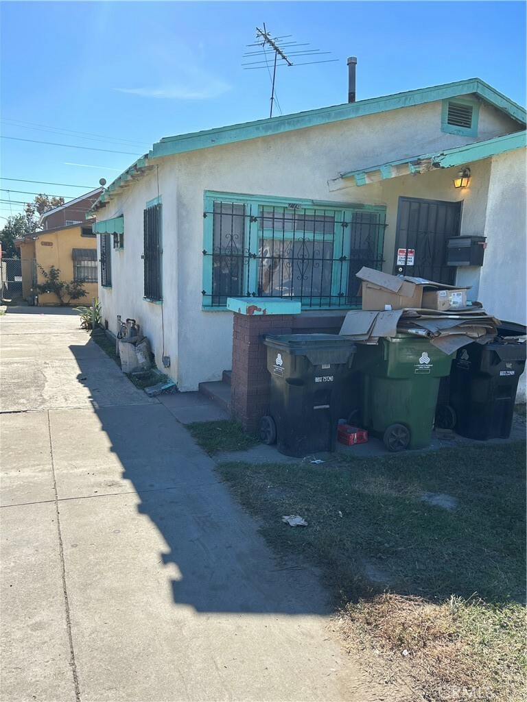 Property Photo:  224 W 84th St  CA 90003 