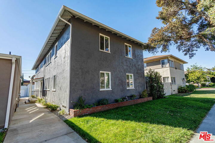 Property Photo:  1818 W Glenoaks Boulevard E  CA 91201 