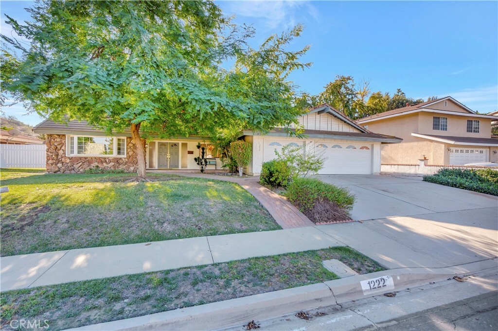 Property Photo:  1222 Via Del Sol  CA 91773 