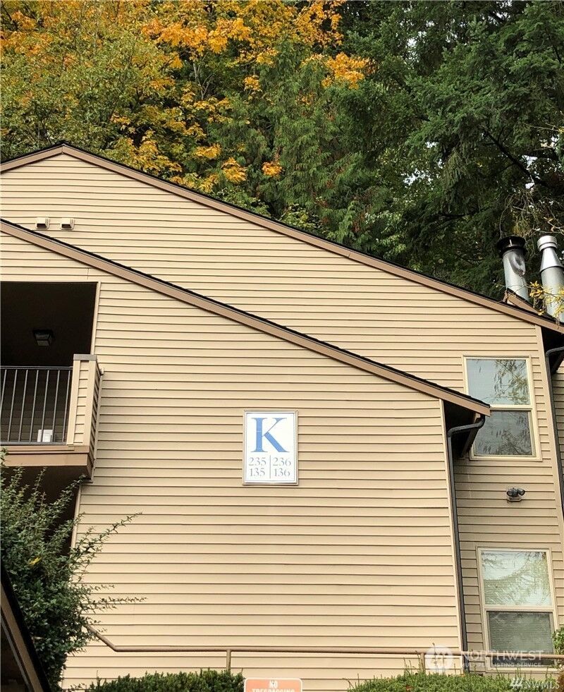Property Photo:  9805 Avondale Road NE K-236  WA 98052 