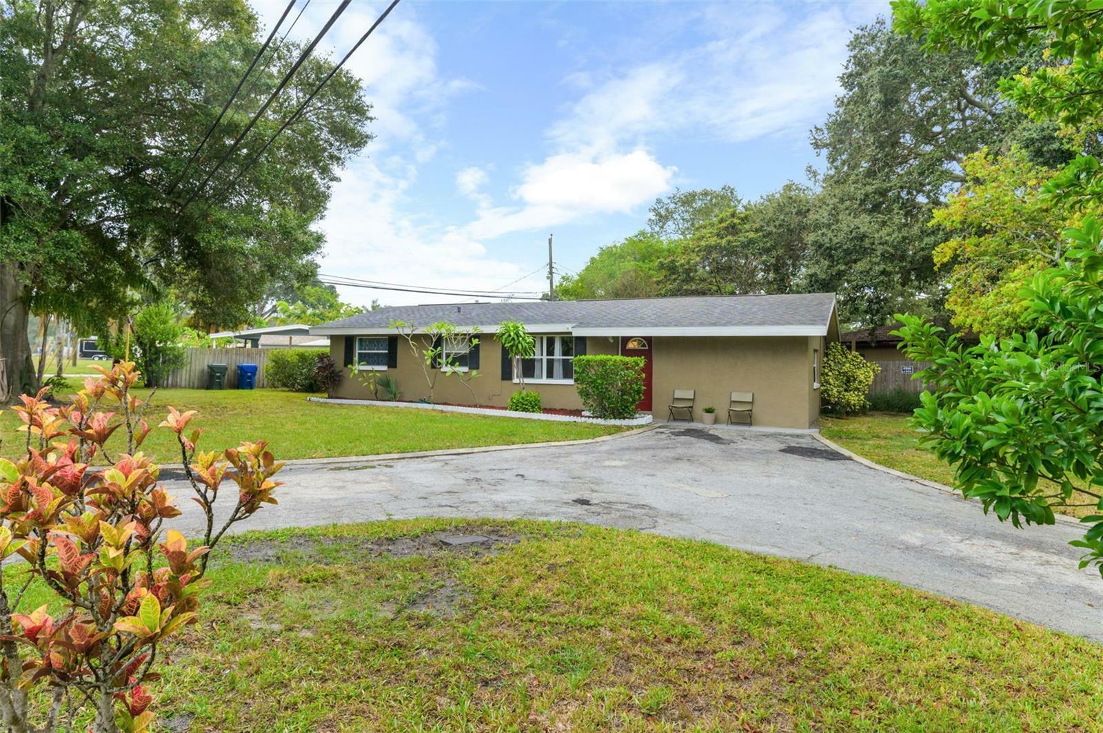 Property Photo:  2000 Gladys Street  FL 33774 