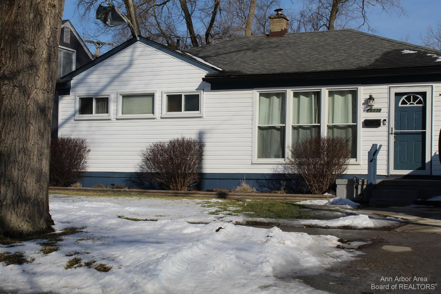 Property Photo:  28338 Rosewood  MI 48141 