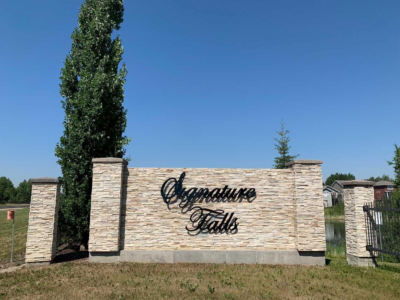 Property Photo: 8610 72 Avenue AB T8X 0N9