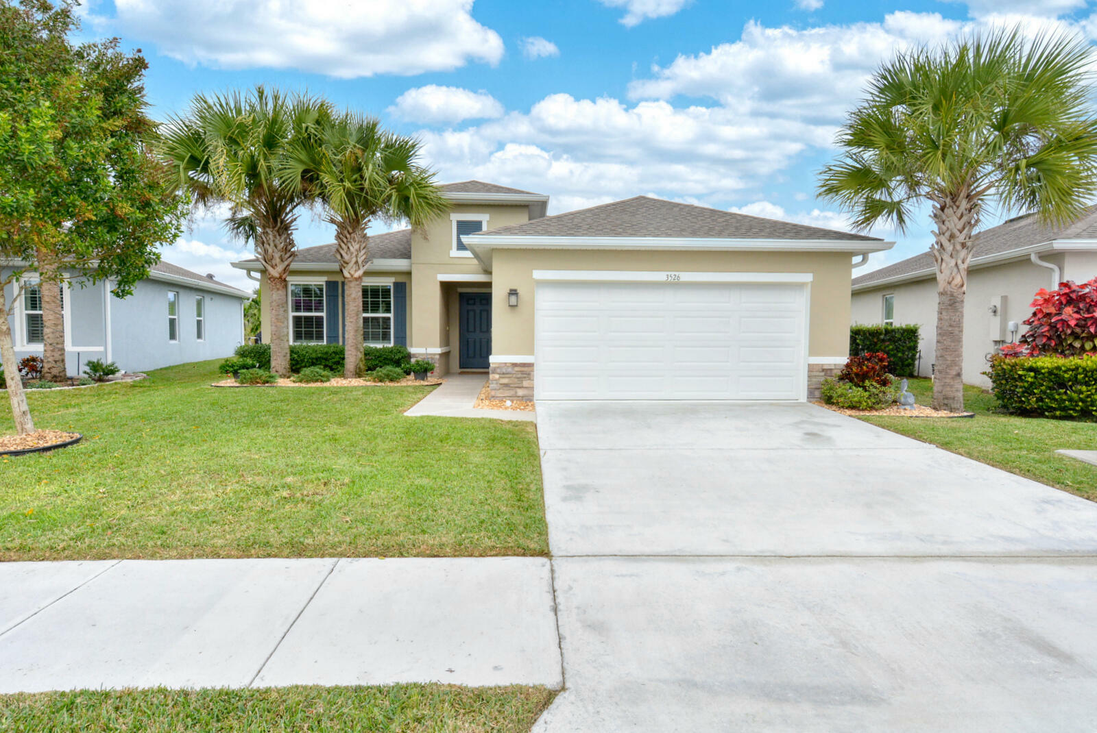 Property Photo:  3526 Carriage Pointe Circle  FL 34981 