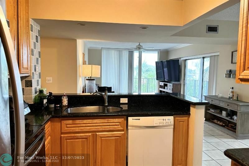 Property Photo:  1625 SE 10th Ave 302  FL 33316 