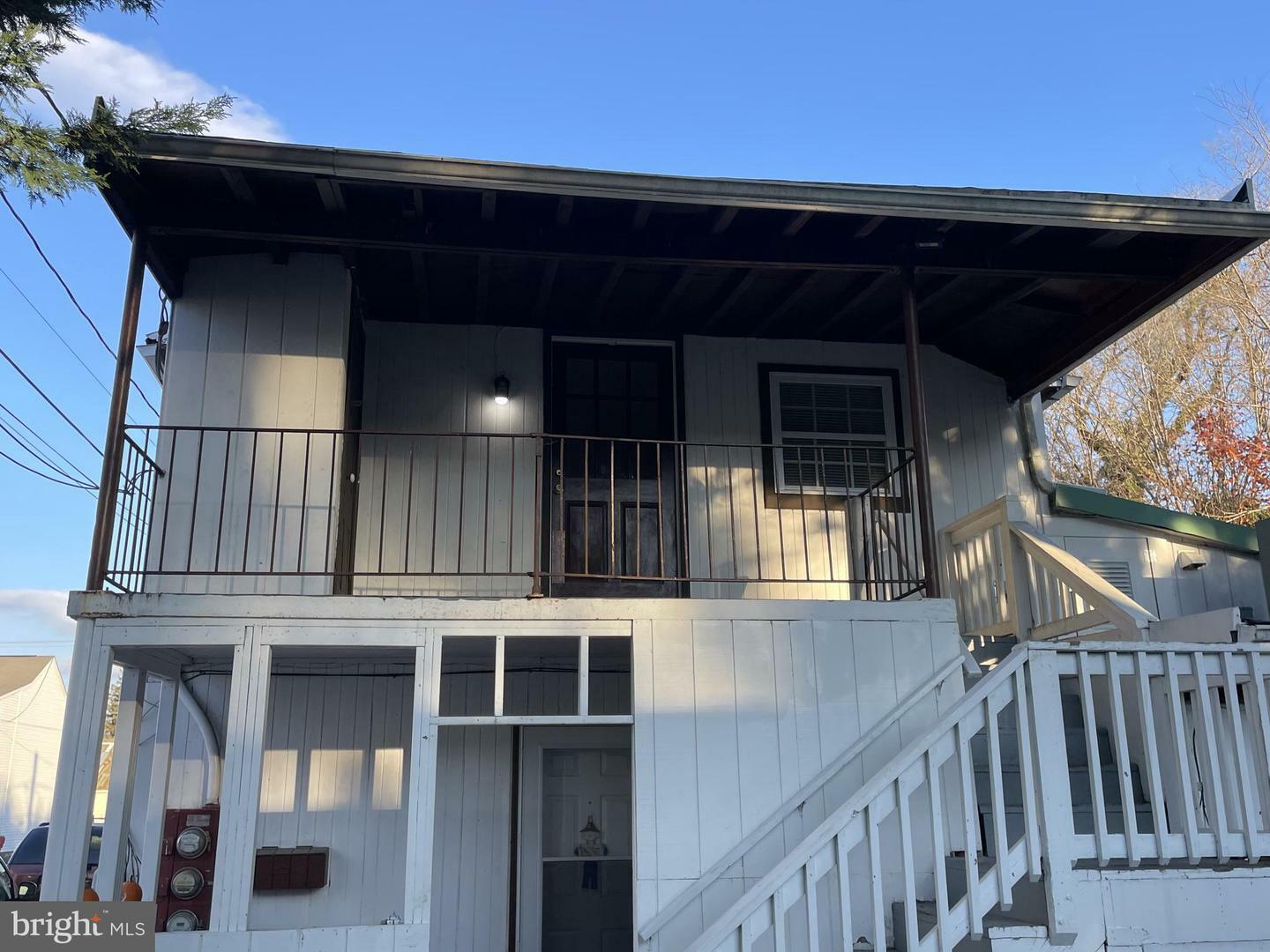 Property Photo: 211 N Church Street Apt 2 WV 25414