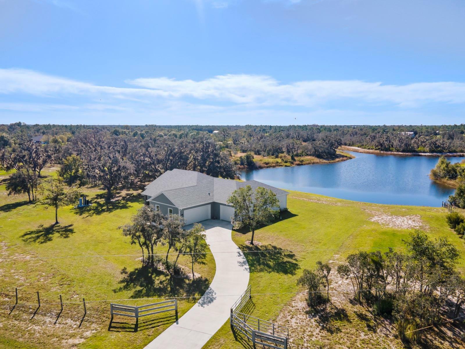 Property Photo: 40206 11th Ave E FL 34251