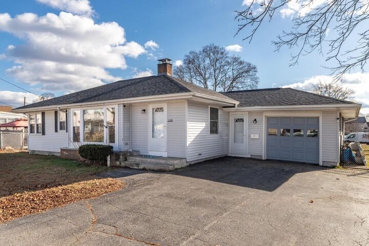 Property Photo:  122 Gilman  NH 03060 