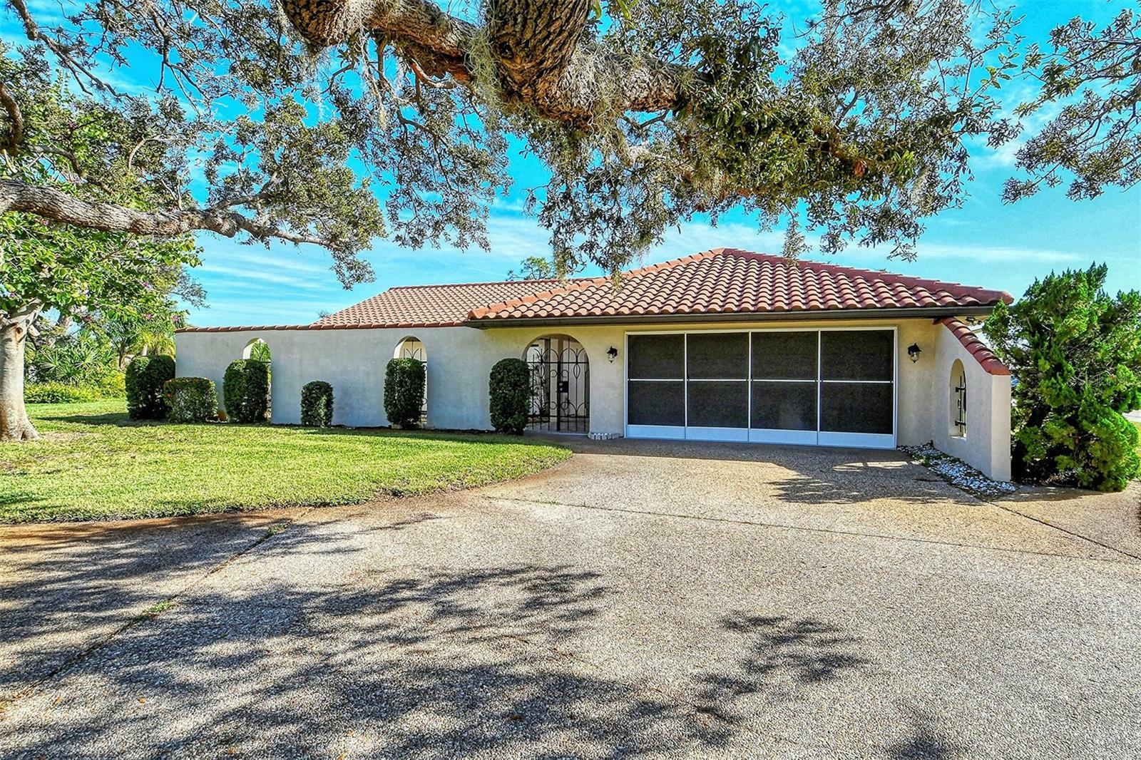 Property Photo:  151 Brandywine Circle  FL 34223 