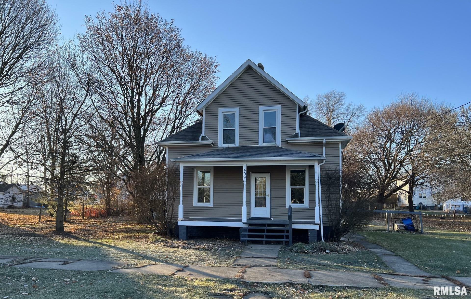 Property Photo:  409 E Division Street  IL 61434 