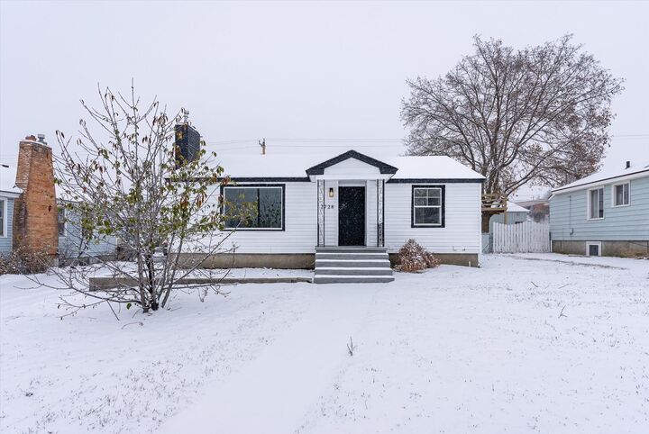 2728 W Heroy Ave  Spokane WA 99205 photo