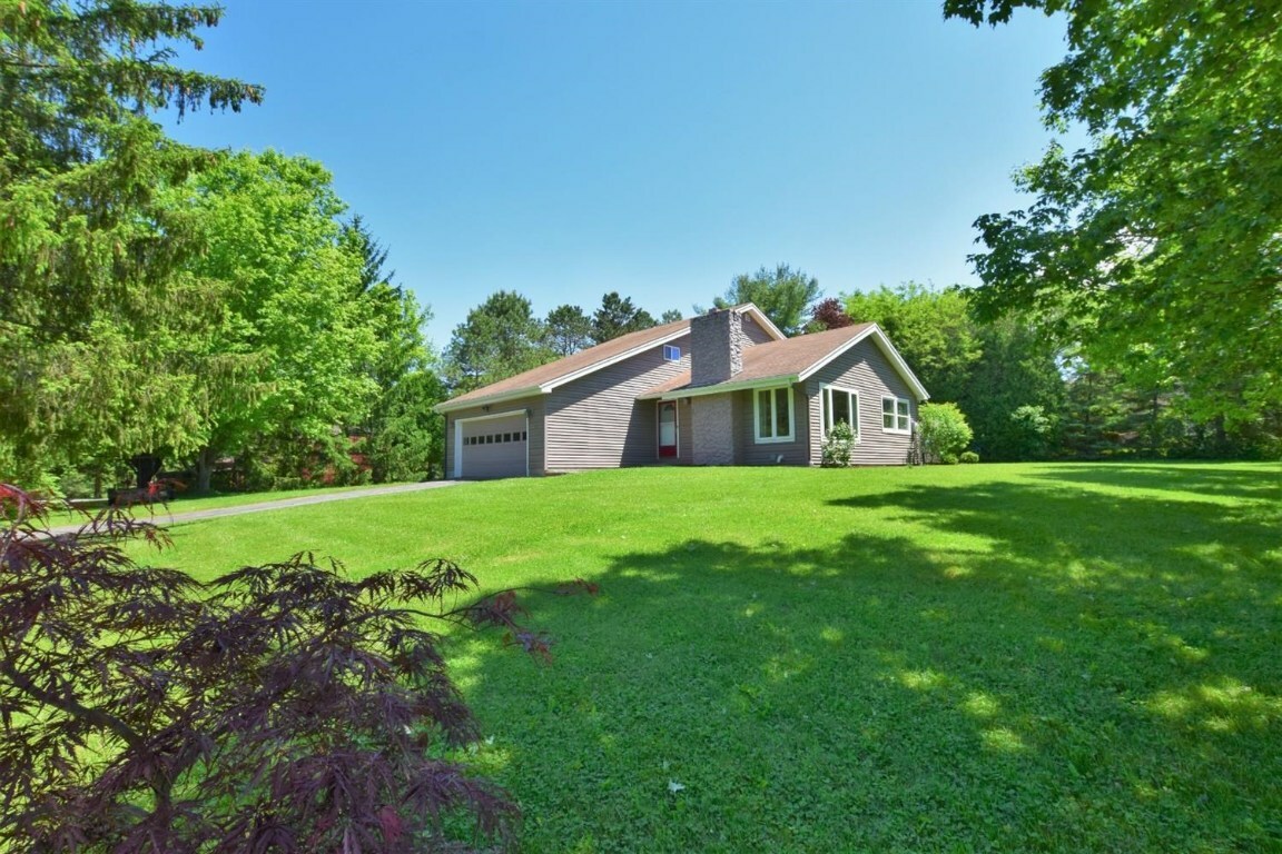 Property Photo:  48 Highgate Circle  NY 14850 